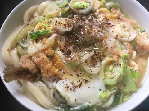 アジフライ、小松菜、にんにく、ねぎの卵うどん